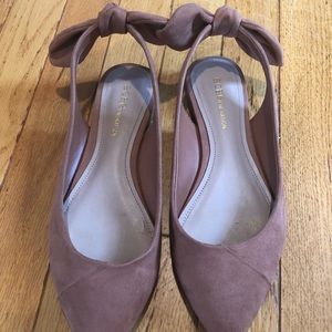 BCBG nude bow flats 6.5